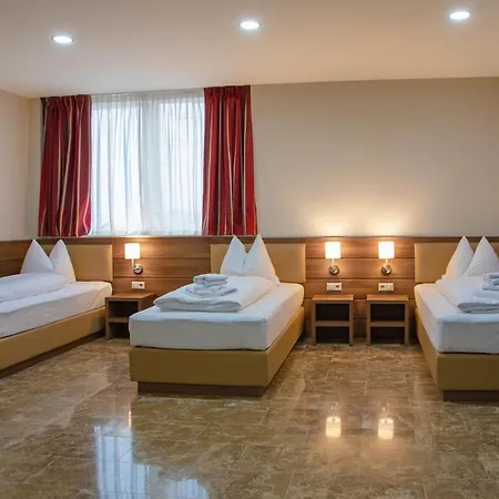 אכסניה Work & Sleep Boardinghouse מאנהיים
