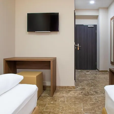 Work & Sleep Boardinghouse אכסניה *