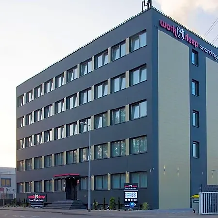 אכסניה Work & Sleep Boardinghouse