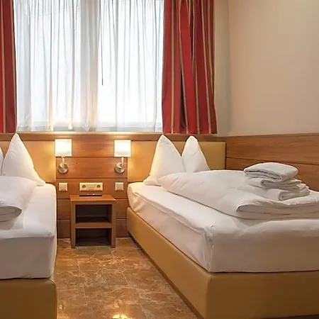 אכסניה Work & Sleep Boardinghouse *