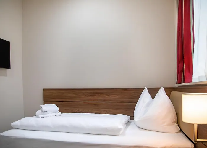 Hostel Work & Sleep Boardinghouse *